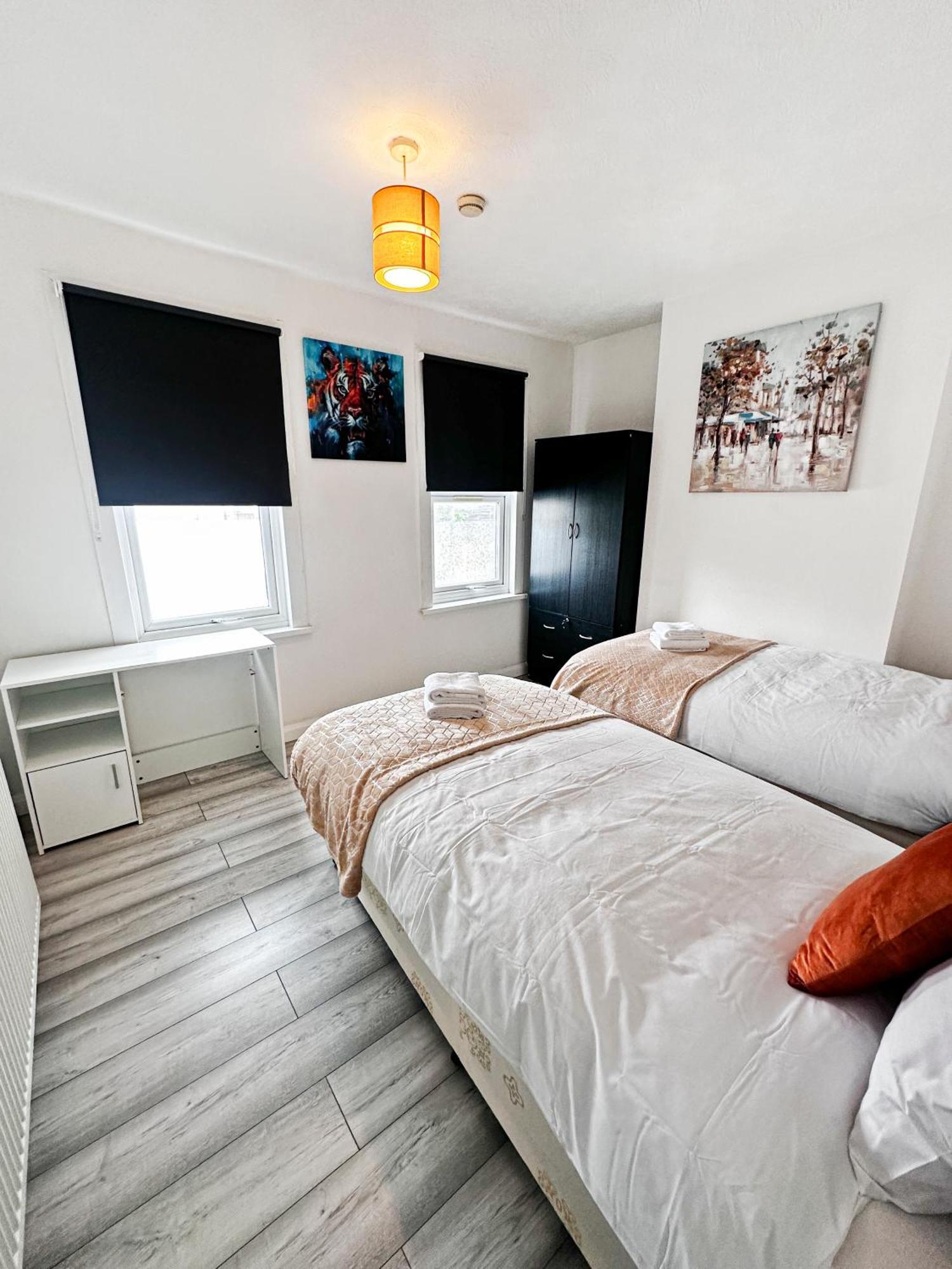 Stratford 3 Bed Garden By Dluxoria Short Lets & Serviced Greater Appartamento *